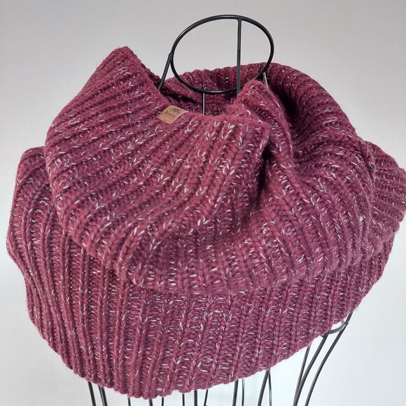 Roots Magenta Ribbed Knit Infinity Scarf Cowl Neck Scarf - NEW - Picture 2 of 6
